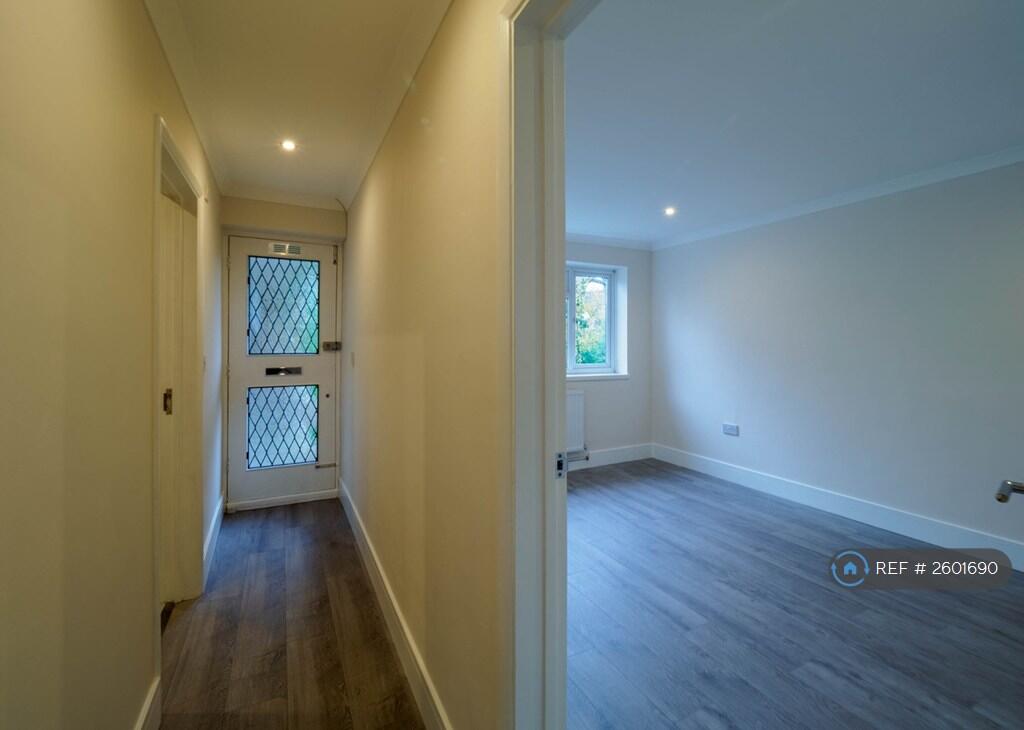 Entrance To Rear Bedroom