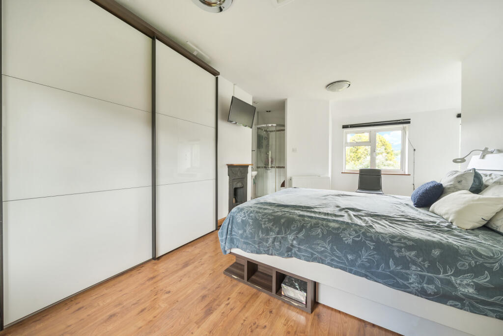 1295519-5-682b0dd...