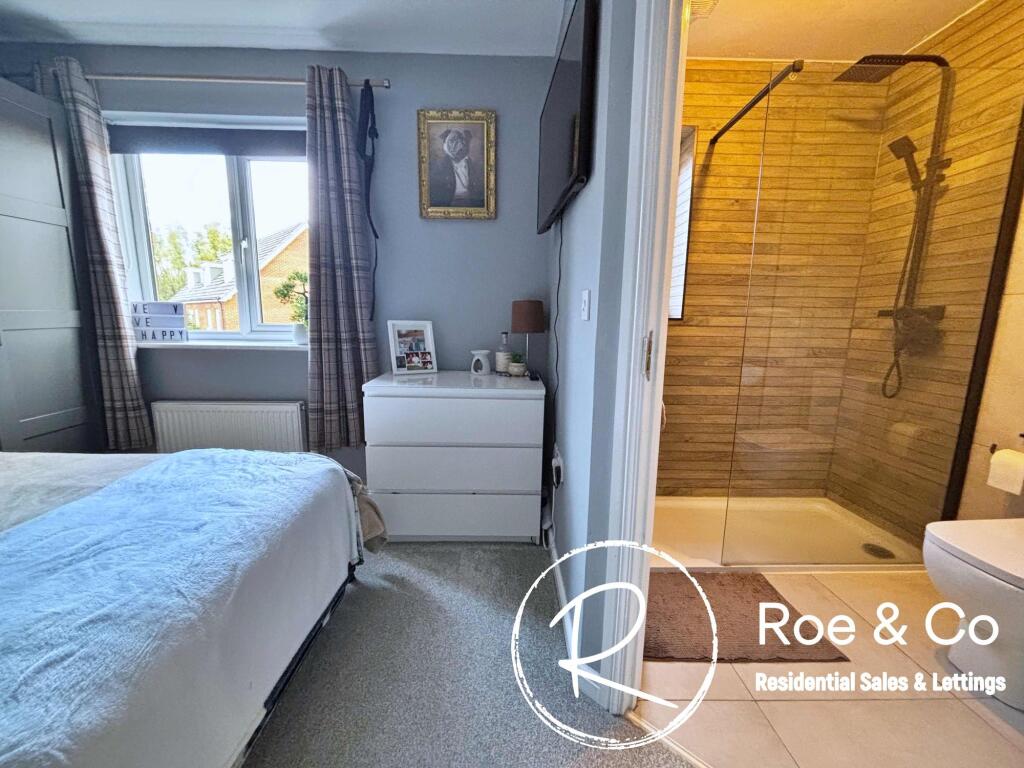 Bedroom one/ En-suite