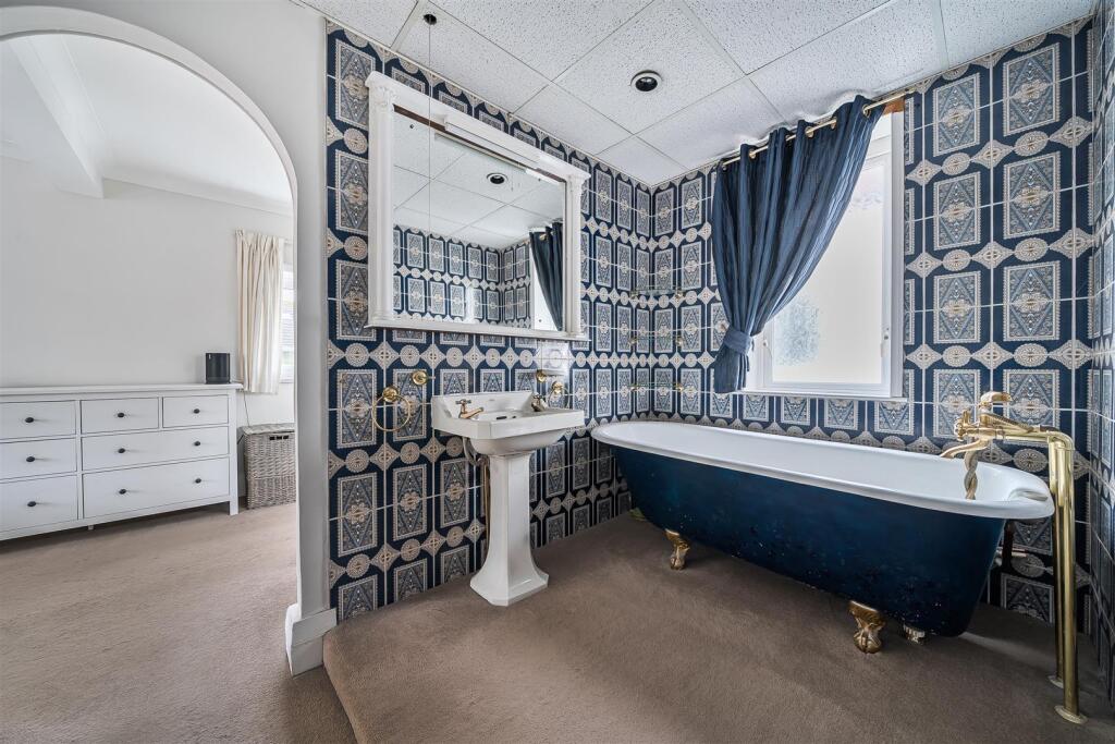 Ensuite