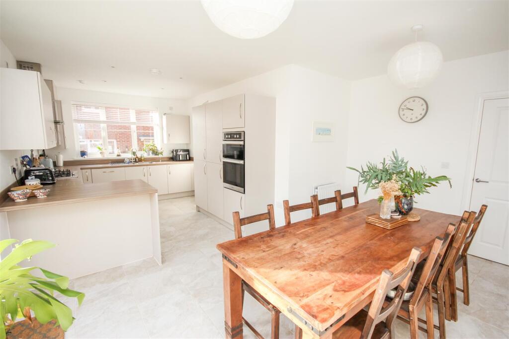 open eating area.JPG