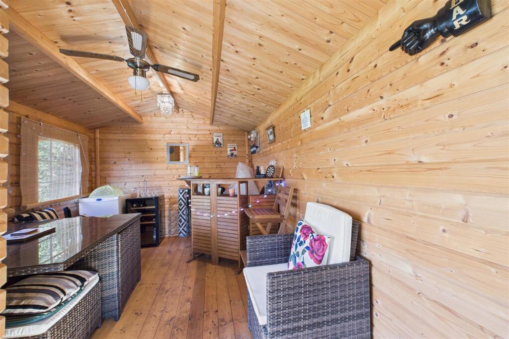 Summer House/Bar