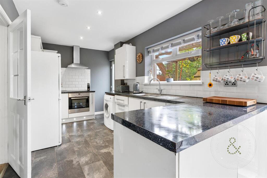 Illfracombe Crescent, Llanrumney, Herncrabtree (12