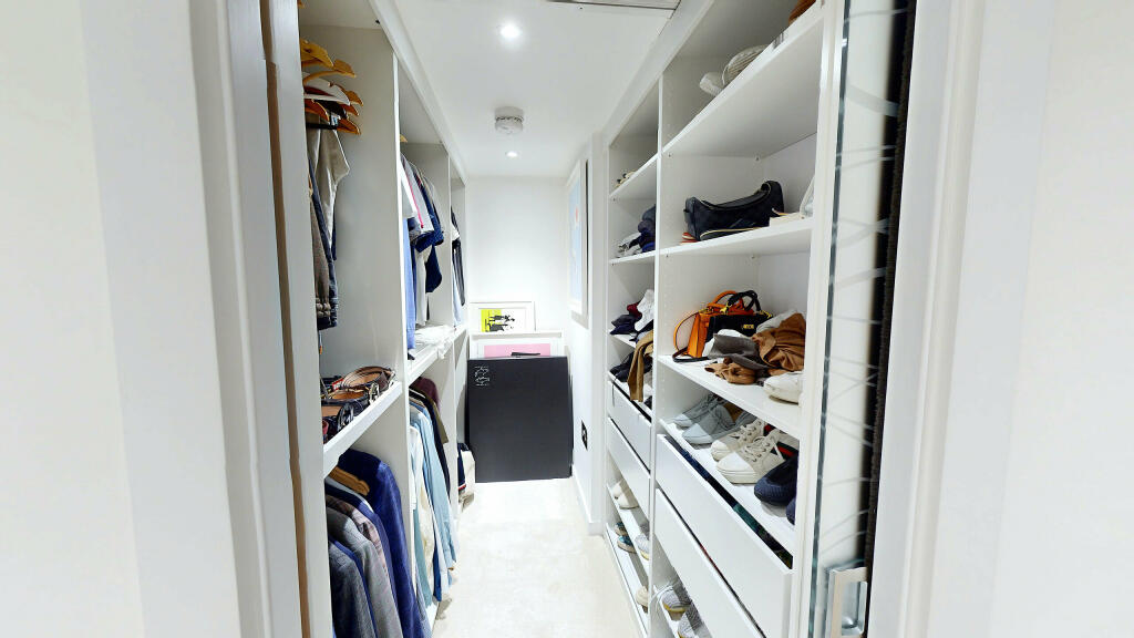 Walk In Wardrobe