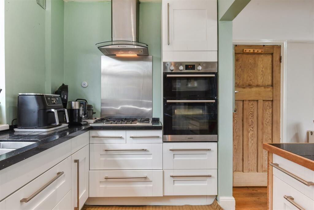 Kitchen Units.jpg
