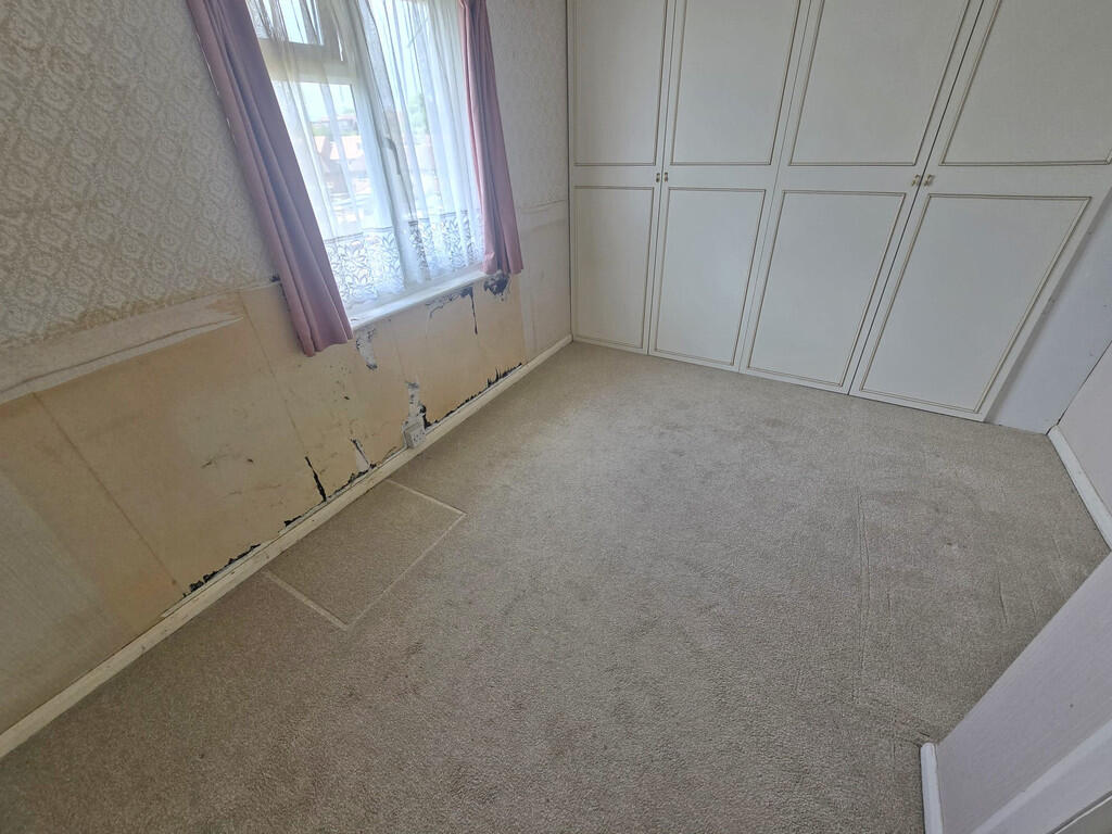 Second Bedroom (2...