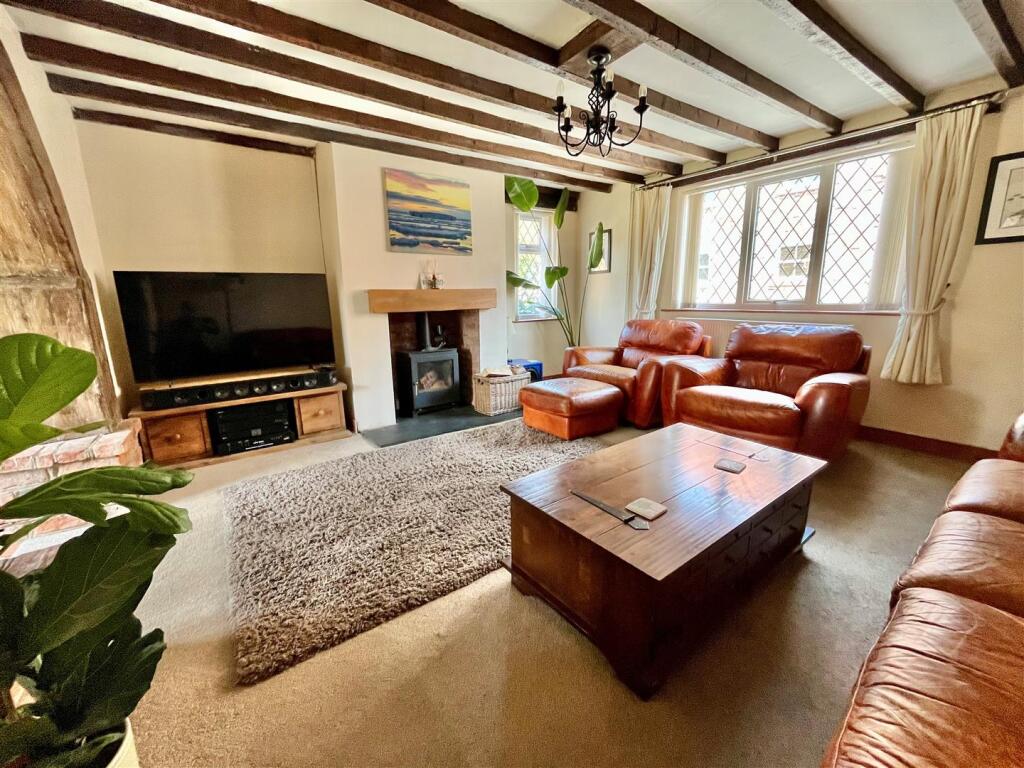 Sitting Room - image two.jpg