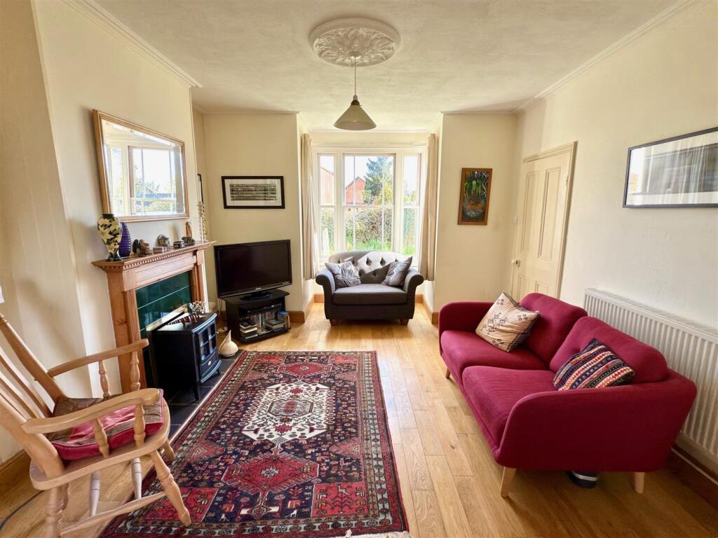 MAIN LOUNGE.jpg