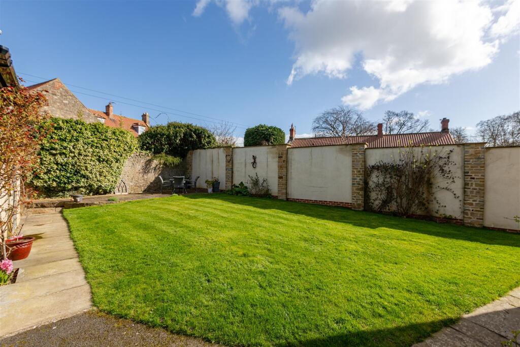 Garden 1.jpg