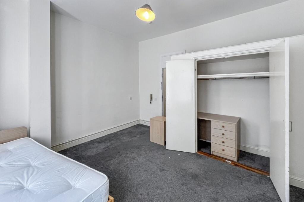 96 Ritherdon Road, Tooting, London SW17 8QQ
