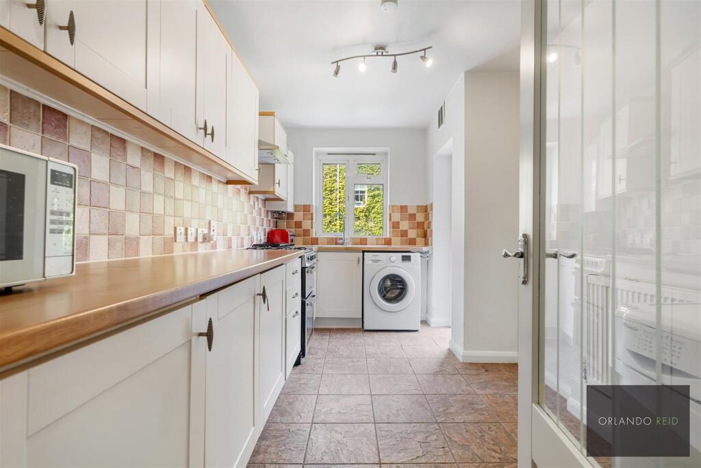 Flat 6, Greenwood House EC1R 4RJ-3.jpg