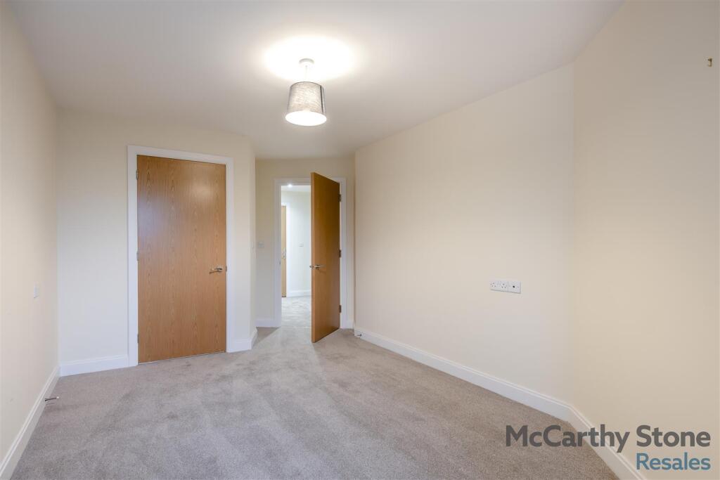 8672597-interior12.jpg