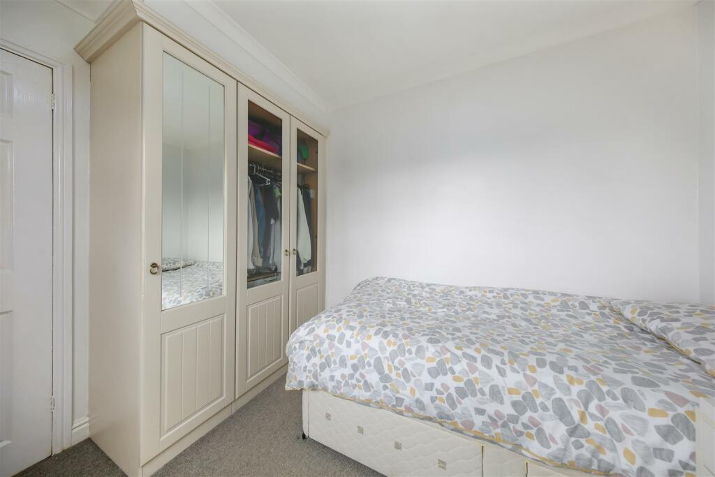 Bed3.2.jpg