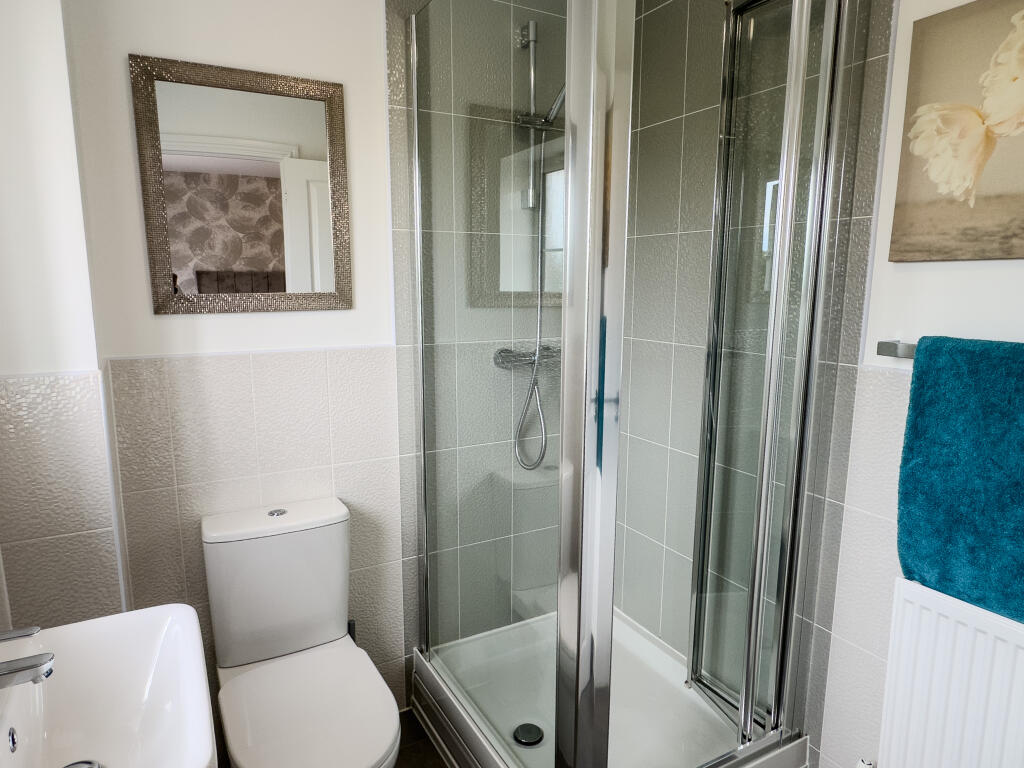 En-Suite 2.jpg
