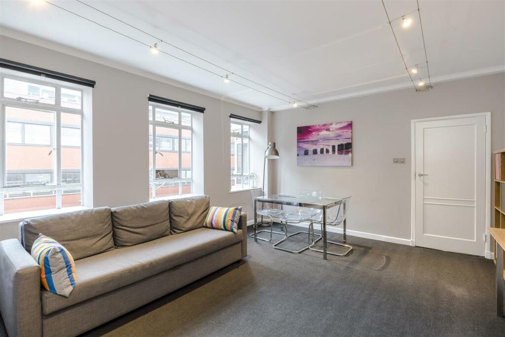 57 Paramount Court-5.jpg