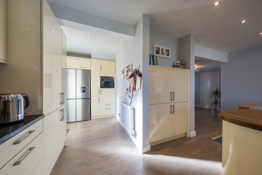 27 Hockenhull Crescent-016.jpg