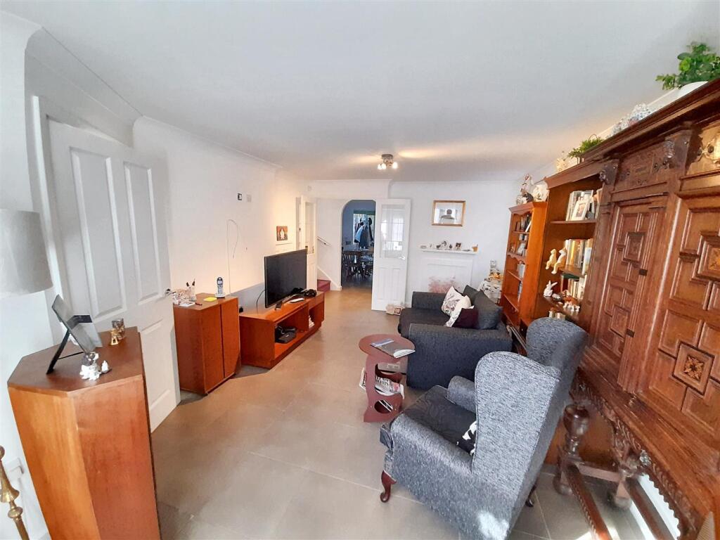 Living room 2 new.jpg