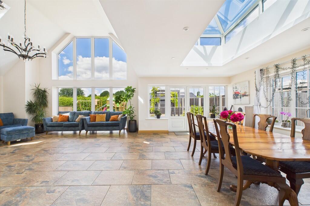 CAM01689G0-PR0470...