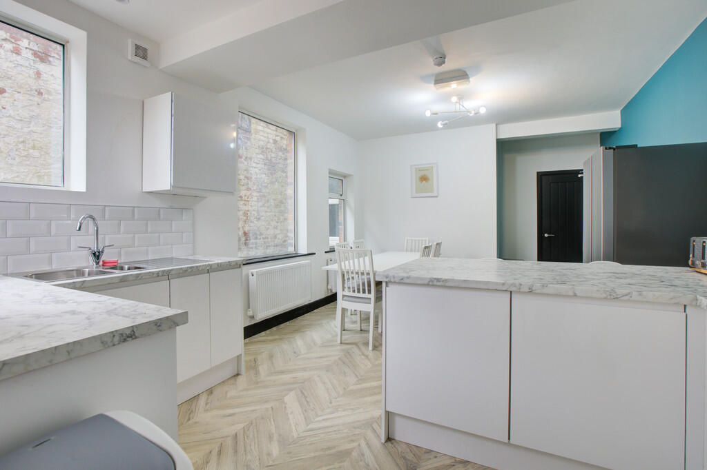 Bold Street-Kitch...