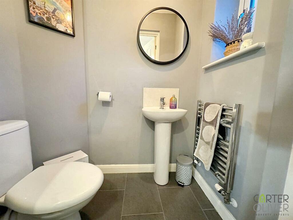 GROUND FLOOR WC