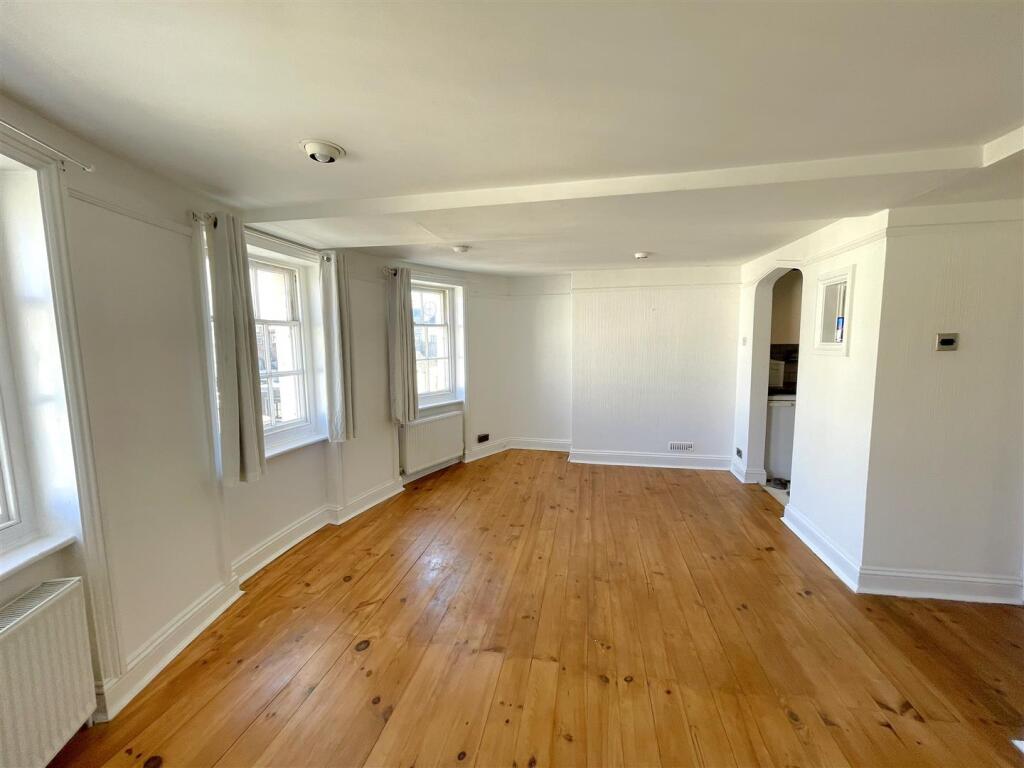 Liv with Kit Entrance.jpg