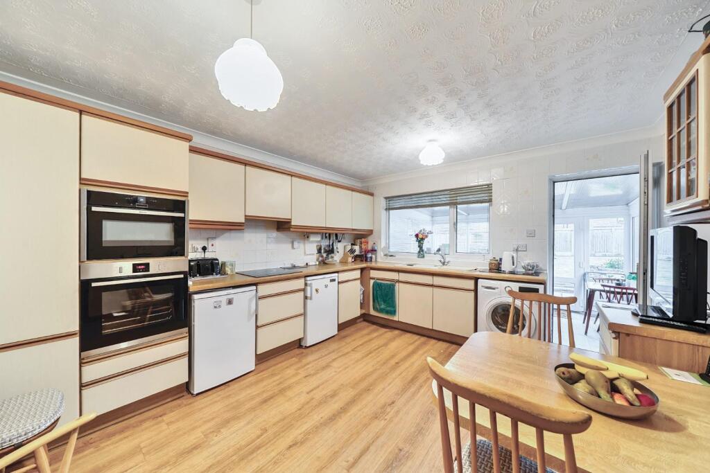 KITCHEN DINER.jpg