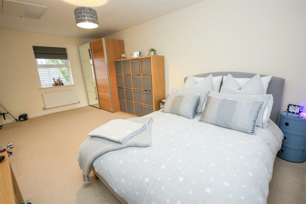 Bedroom 2a.jpg