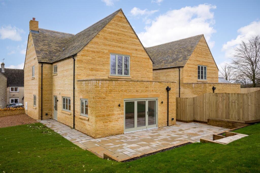 12 - Baddeley House - GL54 4NE - Web.jpg