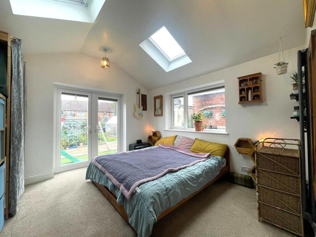 Bedroom 4 / Dining Room