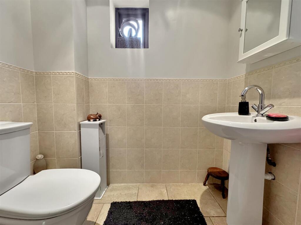 Ground Floor Wc