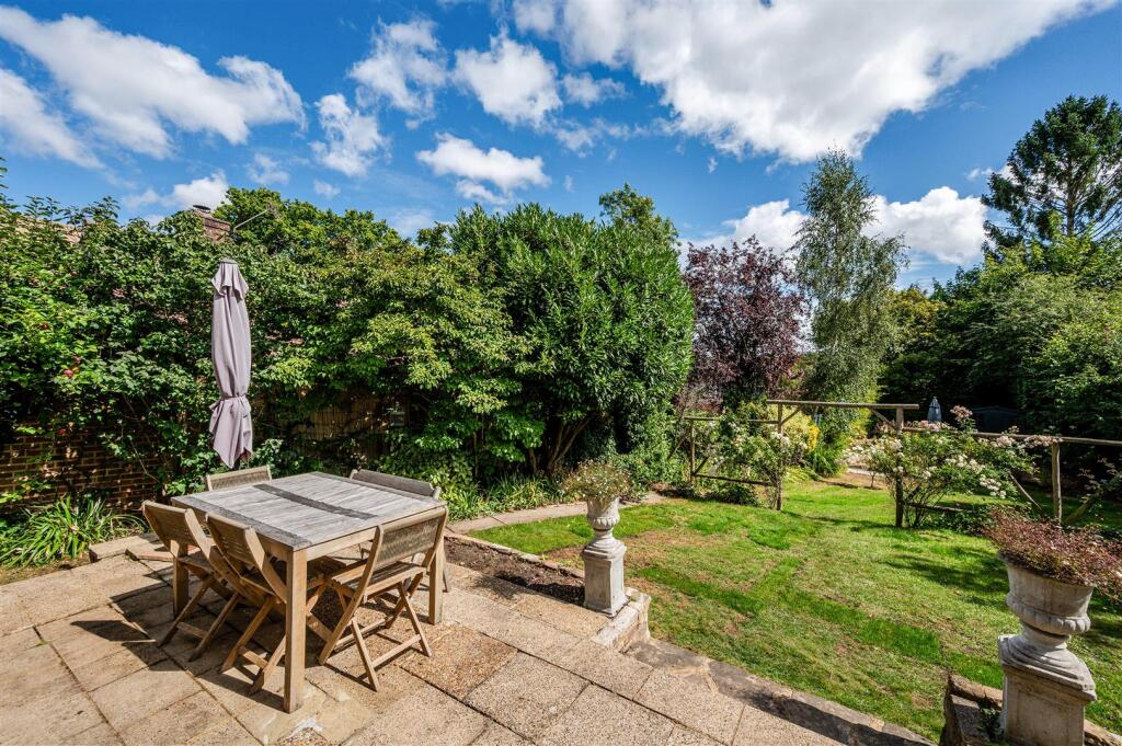 WILMERHATCH LANE (25).jpg