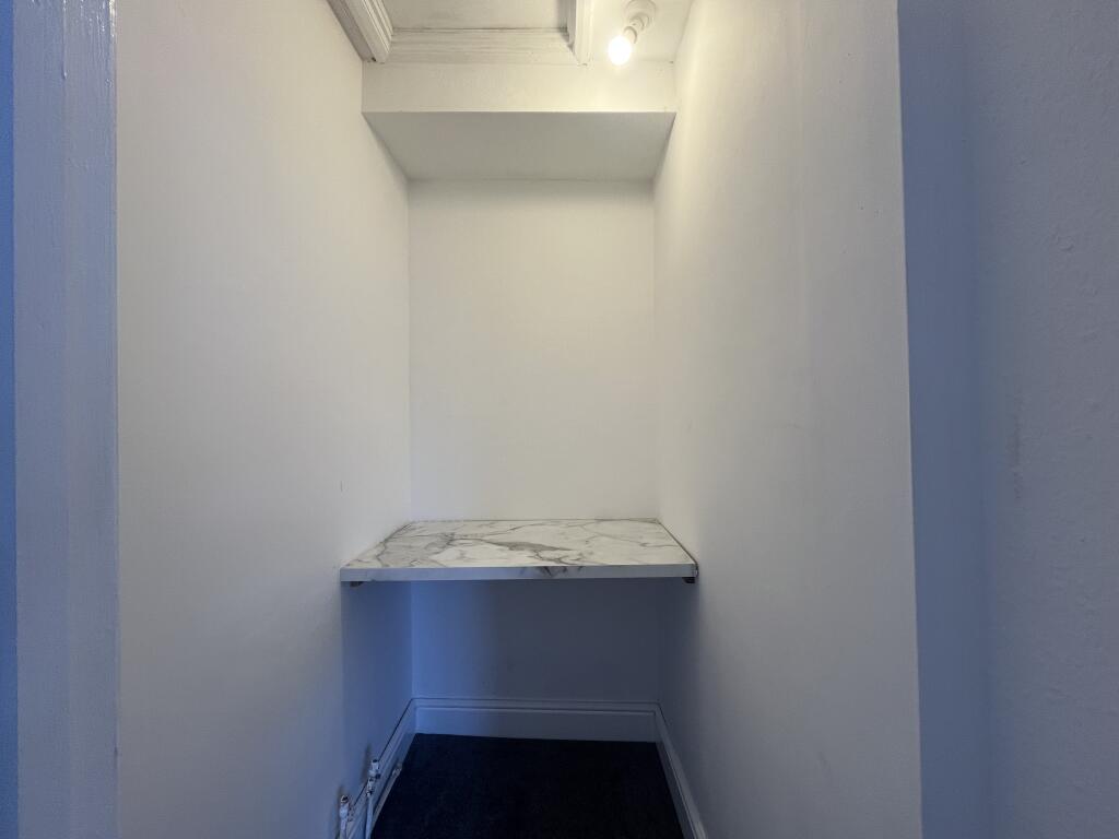 Cloakroom/wc