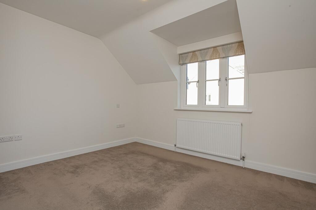 Main Bedroom with en-suite bathroom