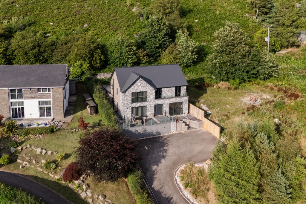 2025-08-07 WALKER &amp; LEWIS-CEFN-64