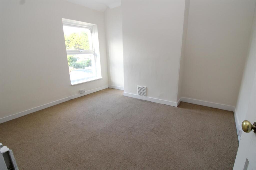 Bedroom 2.JPG