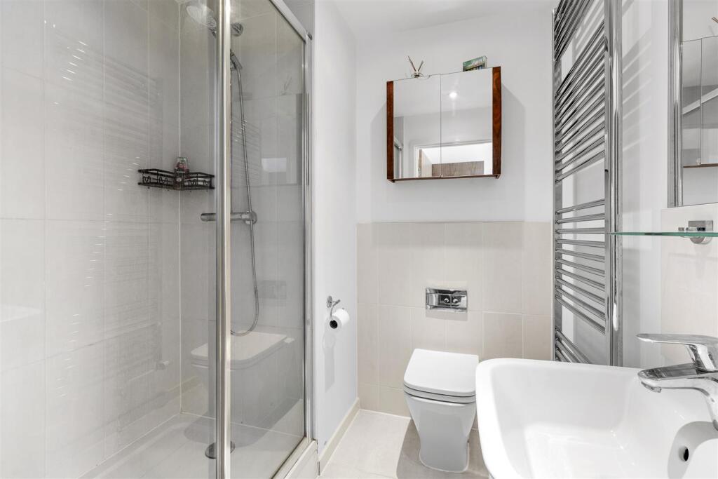 9 Sheraton Court, Bartlett Crescent, HP12 3DY-2.jp