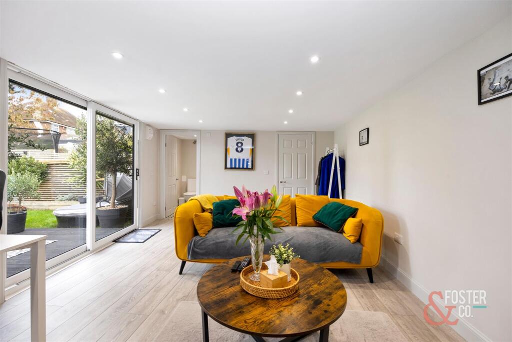 King George VI Drive, 39-022.JPG