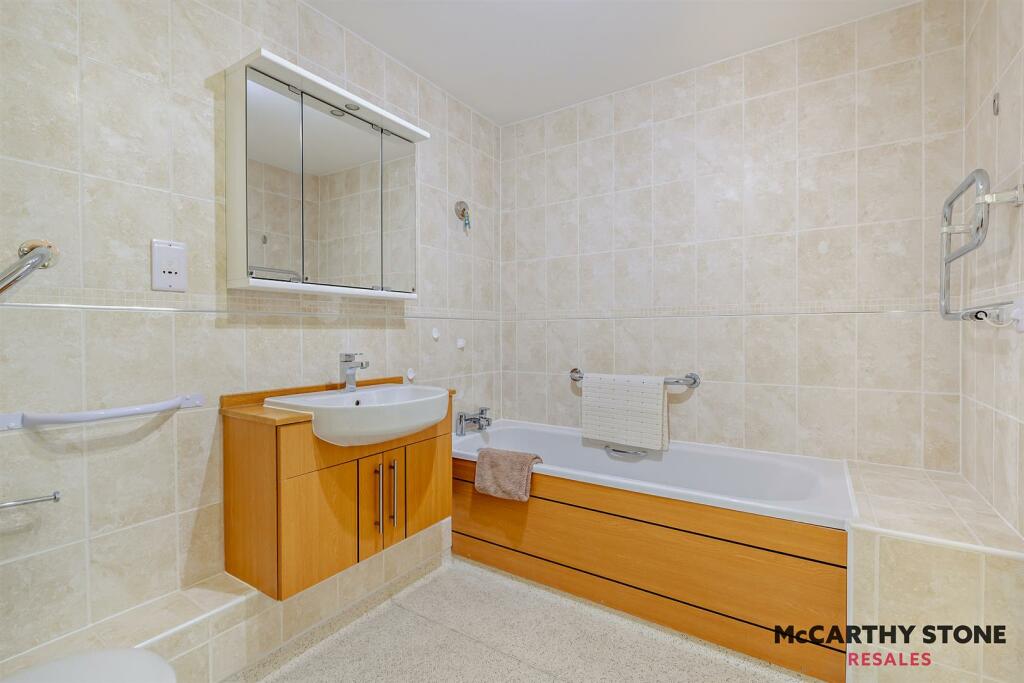 8608138-interior08-800.jpg