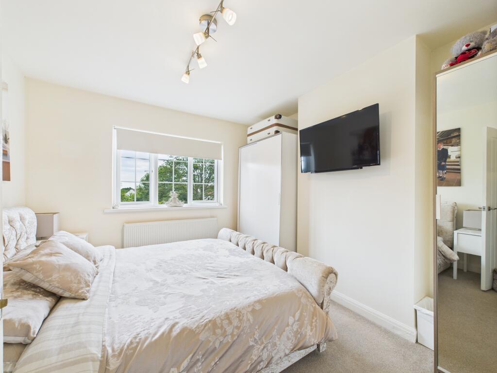 CAM03674G0-PR0566-STILL013