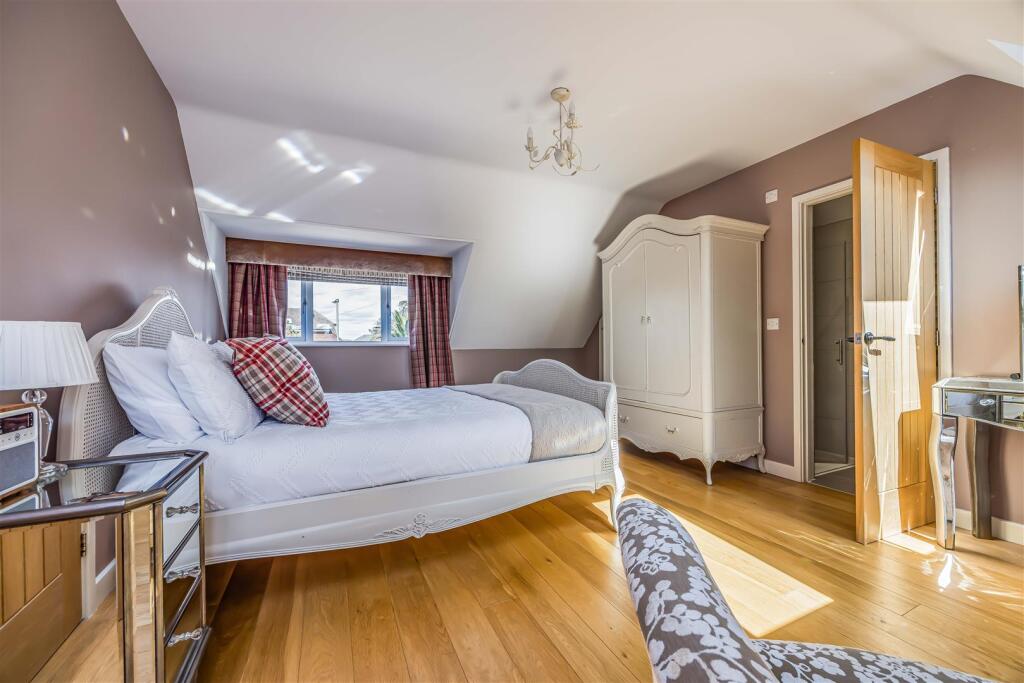 15 Sinah Lane, Hayling Island-Small-PorticoMarketi