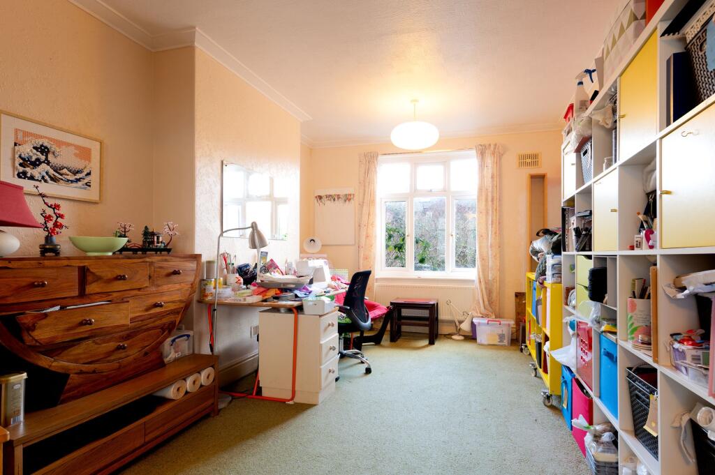 KITCHEN DINER AND LOUNGE