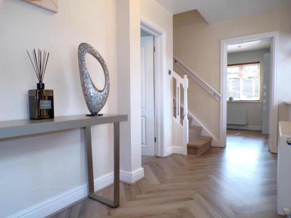 CambridgeRd32hall.JPG