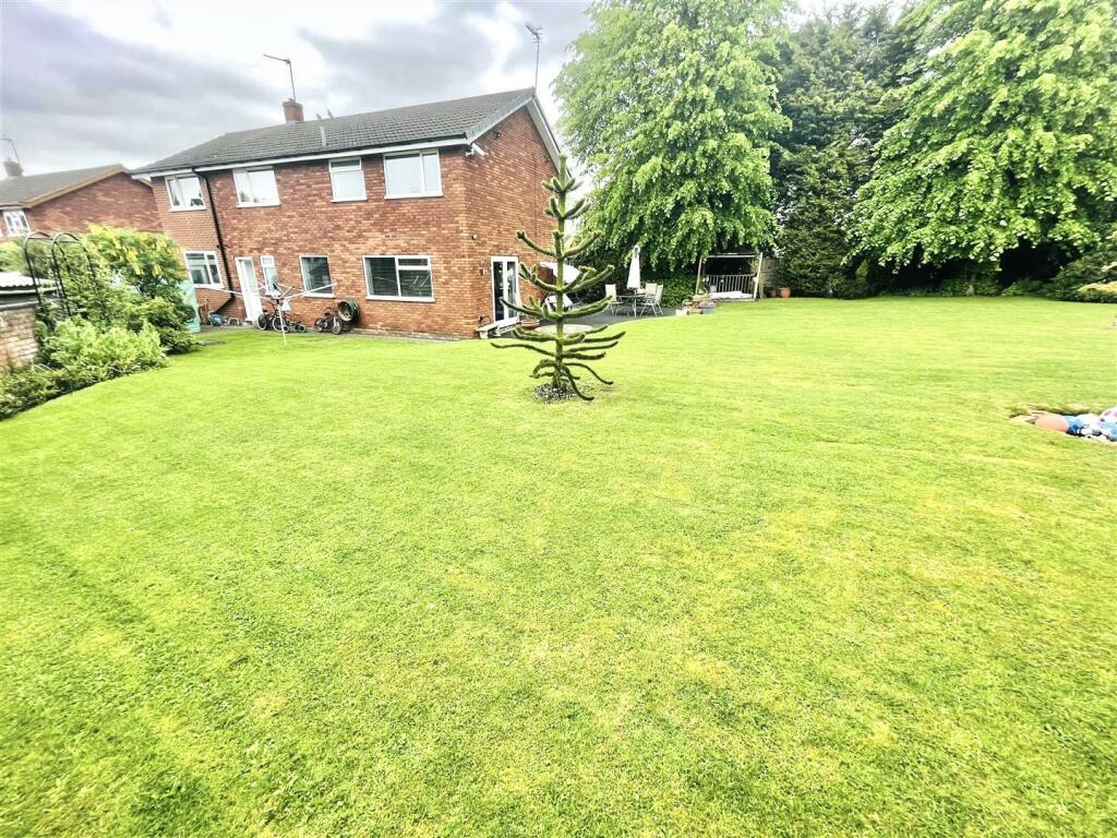 GARDEN 2 .jpg