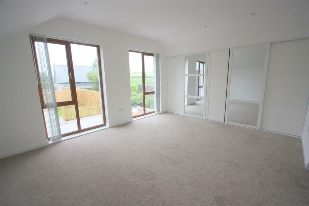 3 Lower Barn Court Bedroom 1