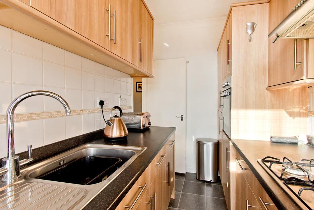 kitchen2.jpg