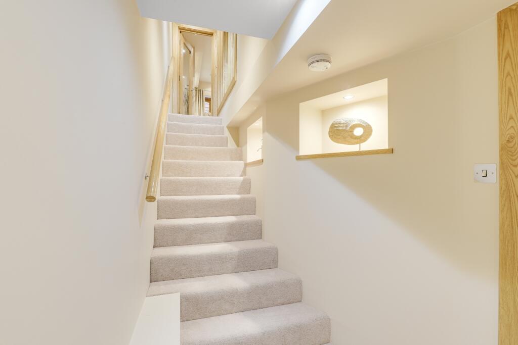 32 CASTLE B HARRY HIGH RES (30)