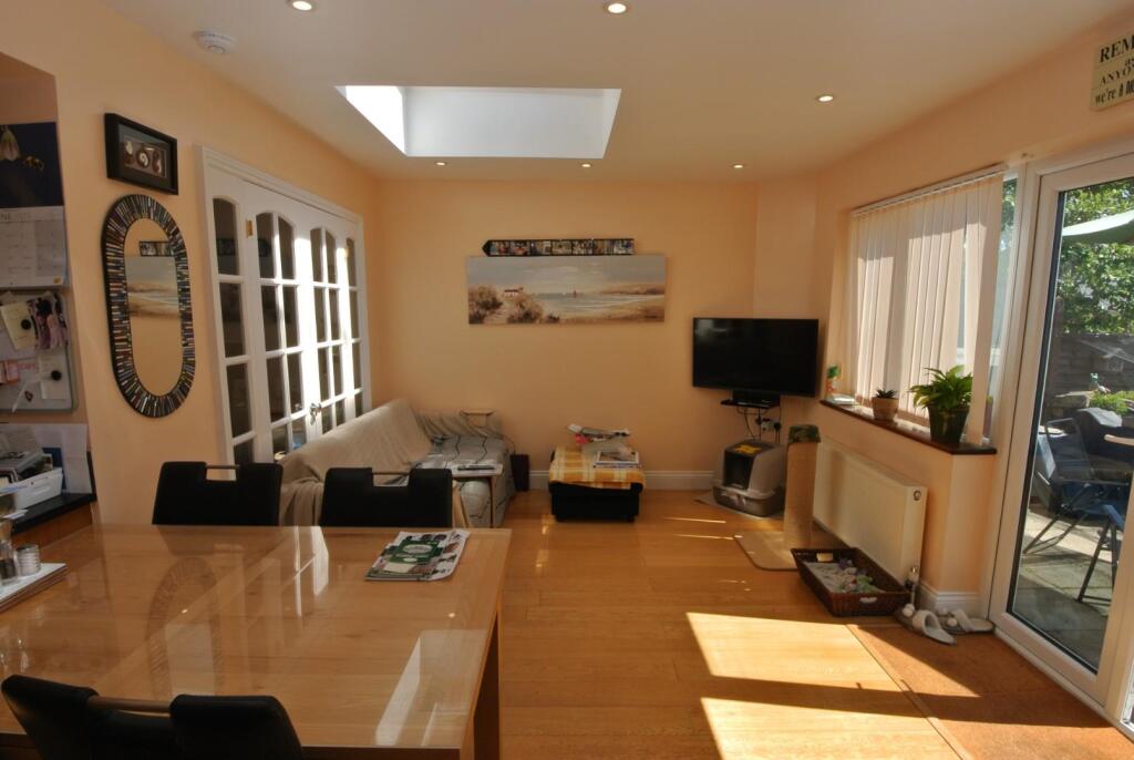 Breakfast Family Room 2.JPG