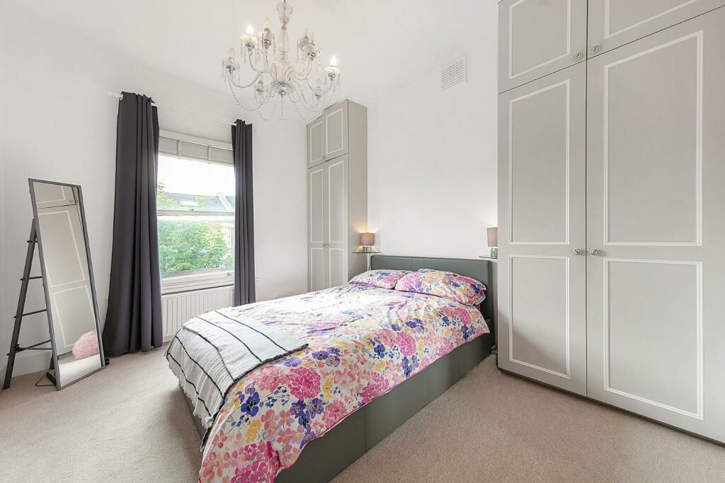 Bedroom (1).jpg