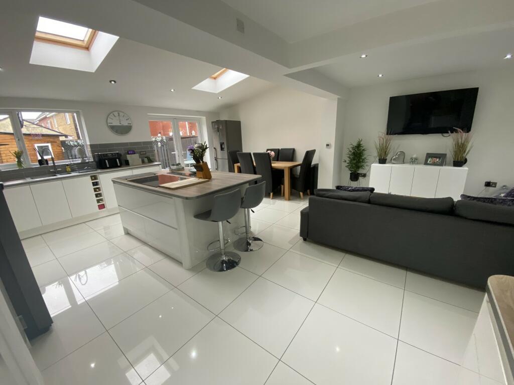 Kitchen/Diner/Family room