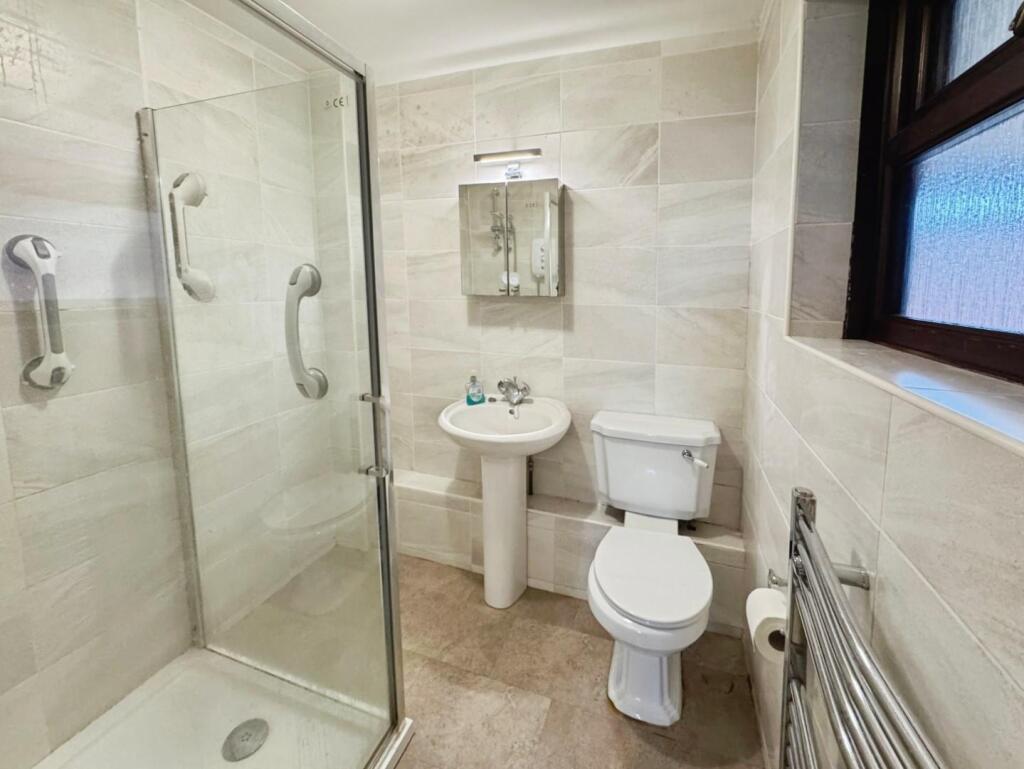 ae0bffe3-Shower 20Room.jpg